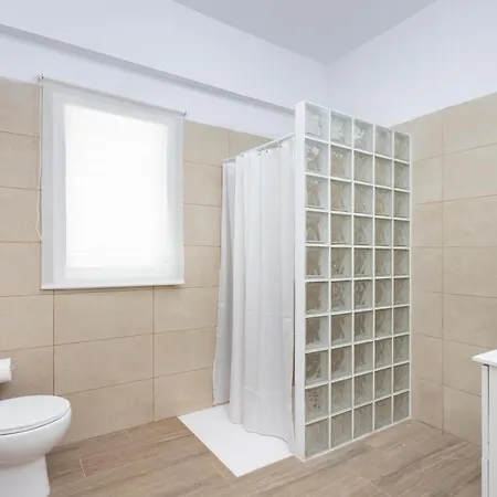 Home2book Exquisite Apt&terrace, דירה