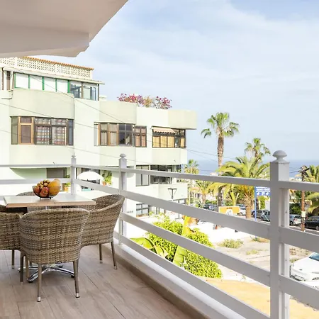 Home2book Exquisite Apt&terrace, דירה